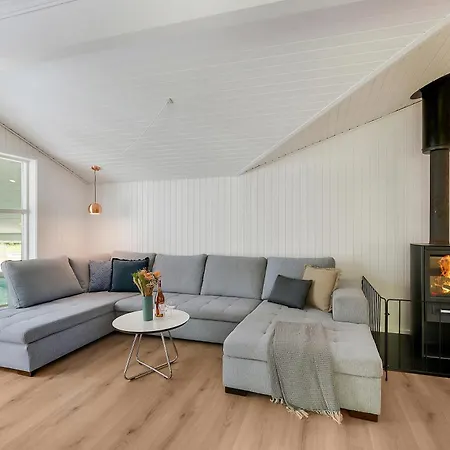 Awesome In With 3 Bedrooms, Internet And Sauna