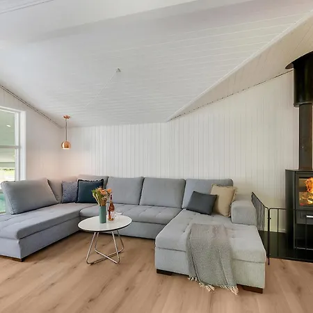 Awesome In With 3 Bedrooms, Internet And Sauna