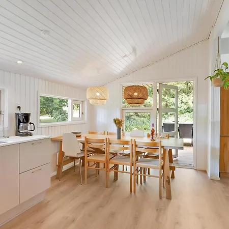 Awesome In With 3 Bedrooms, Internet And Sauna